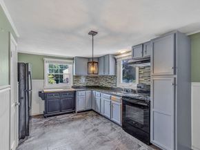 50 Hartford Ave E, Mendon MA 01756