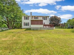 50 Hartford Ave E, Mendon MA 01756