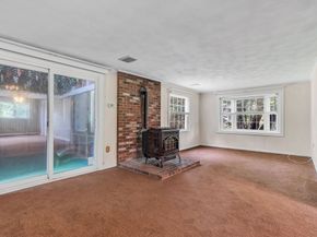 50 Hartford Ave E, Mendon MA 01756