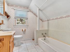 50 Hartford Ave E, Mendon MA 01756