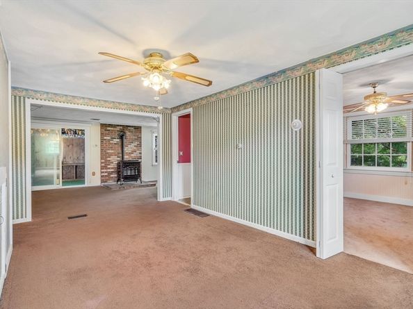 50 Hartford Ave E, Mendon MA 01756