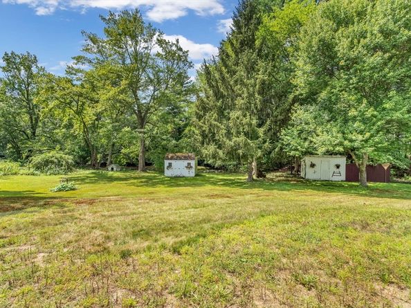 50 Hartford Ave E, Mendon MA 01756