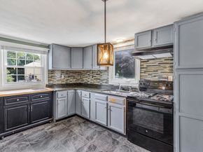 50 Hartford Ave E, Mendon MA 01756