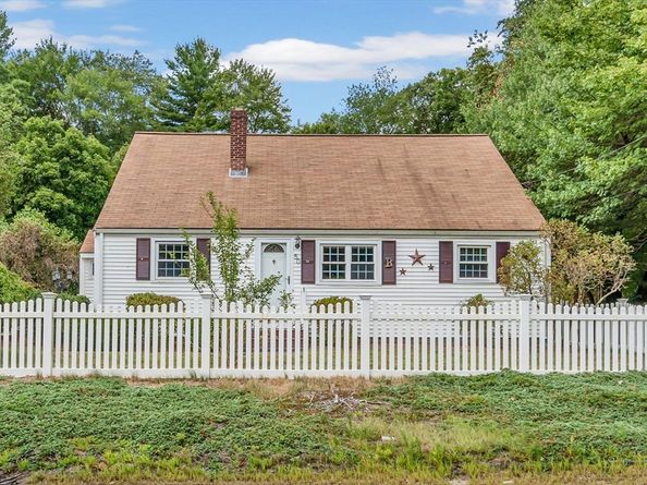 50 Hartford Ave E, Mendon MA 01756