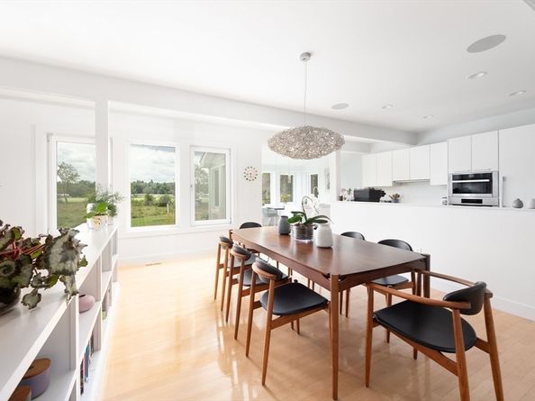 49 Powisset St, Dover MA 02030