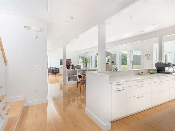 49 Powisset St, Dover MA 02030