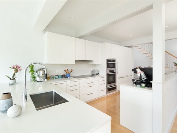 49 Powisset St, Dover MA 02030