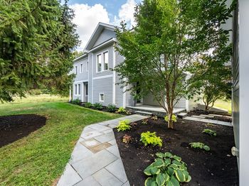 49 Powisset St