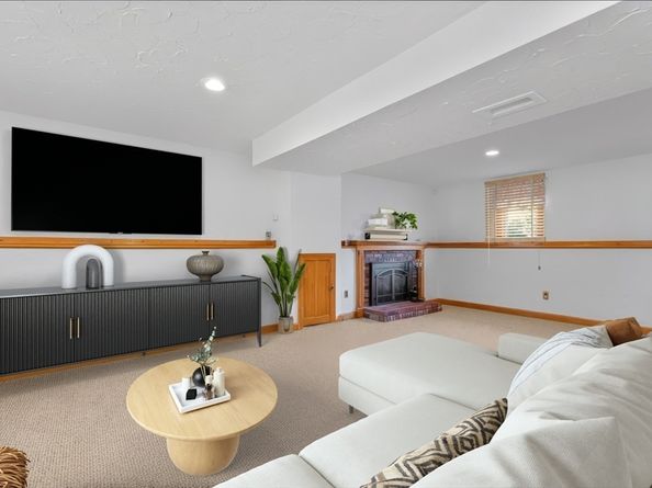86 William Kelley Rd, Stoughton MA 02072