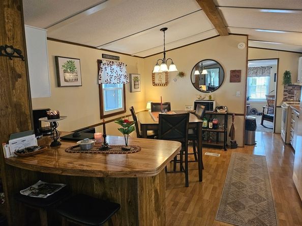 135 Pine Avenue, Sturbridge MA 01566