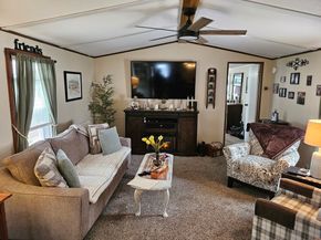 135 Pine Avenue, Sturbridge MA 01566