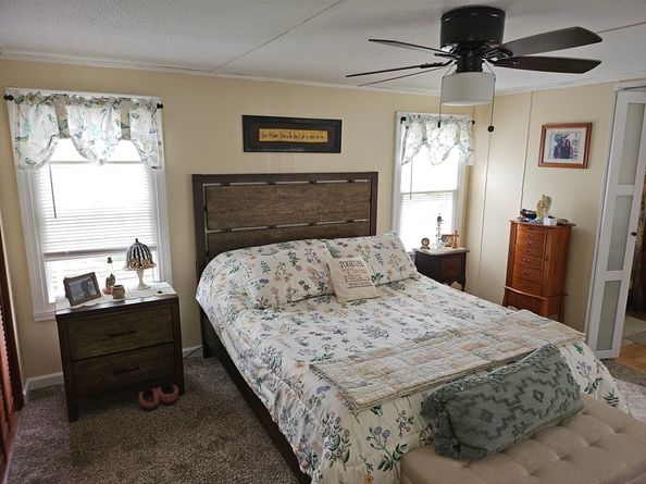 135 Pine Avenue, Sturbridge MA 01566