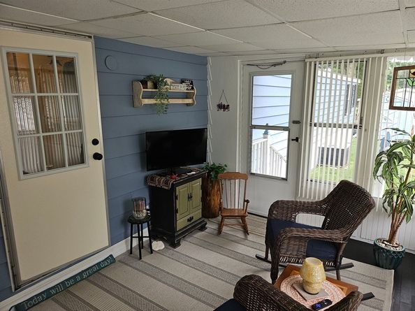135 Pine Avenue, Sturbridge MA 01566