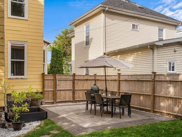8 Thornley St, Boston MA 02125