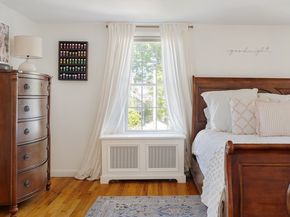 33 Pilgrim St, North Andover MA 01845