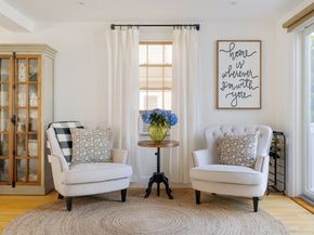 33 Pilgrim St, North Andover MA 01845