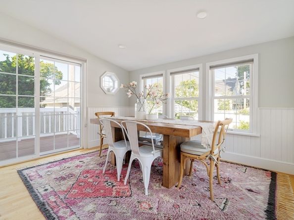 33 Pilgrim St, North Andover MA 01845