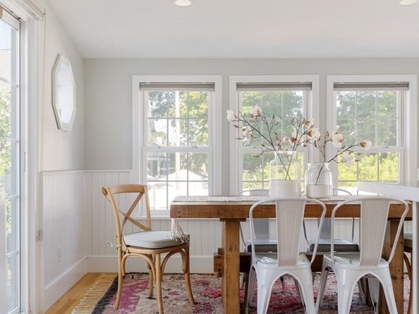 33 Pilgrim St, North Andover MA 01845