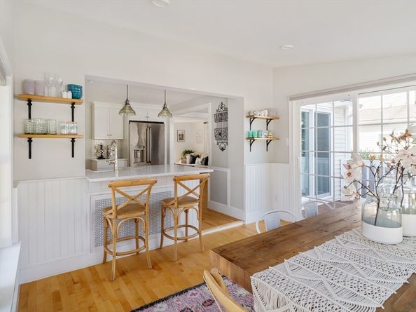 33 Pilgrim St, North Andover MA 01845