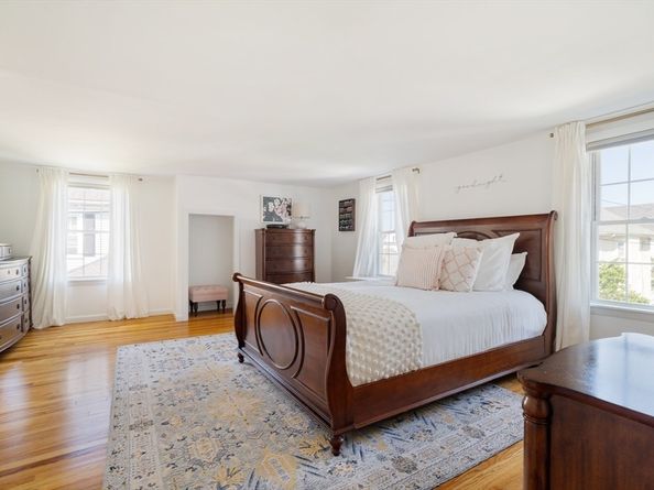 33 Pilgrim St, North Andover MA 01845