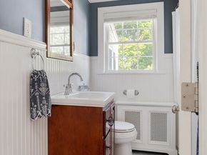 33 Pilgrim St, North Andover MA 01845