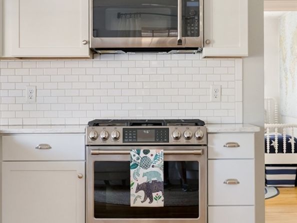 33 Pilgrim St, North Andover MA 01845
