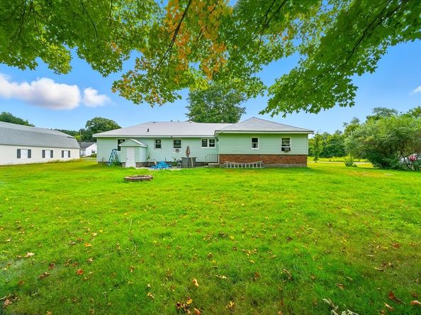 7 Millbury Blvd, Oxford MA 01540