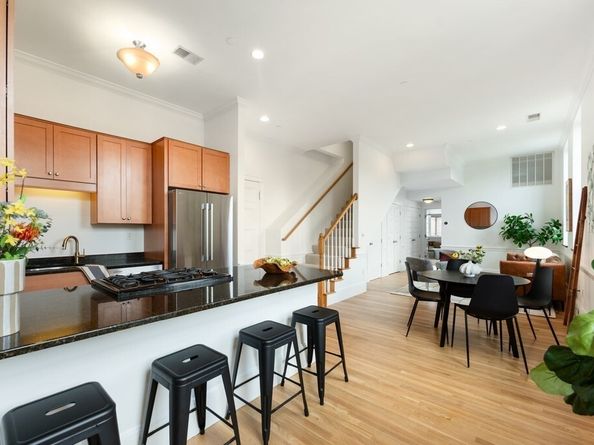 245 Beacon Street 6, Somerville MA 02143
