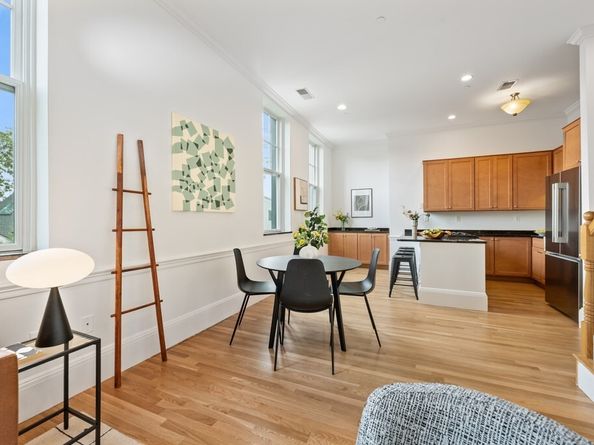 245 Beacon Street 6, Somerville MA 02143