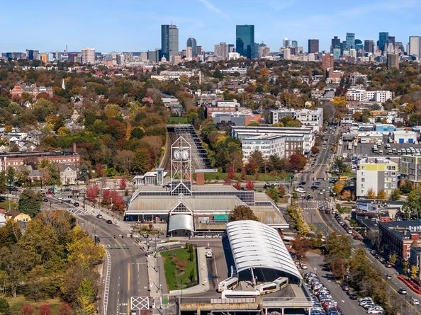 51 Walk Hill 3, Boston MA 02130