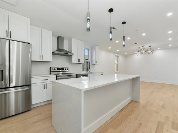51 Walk Hill 3, Boston MA 02130