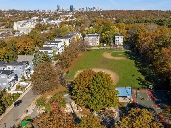 51 Walk Hill 3, Boston MA 02130