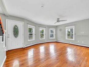 15 6th St, Leominster MA 01453