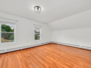 15 6th St, Leominster MA 01453