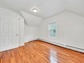 15 6th St, Leominster MA 01453