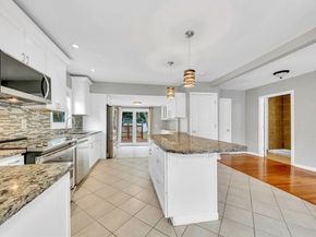 15 6th St, Leominster MA 01453