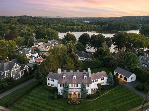 2 Everett Ave, Winchester MA 01890