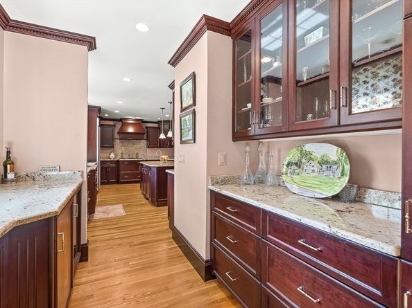 2 Everett Ave, Winchester MA 01890
