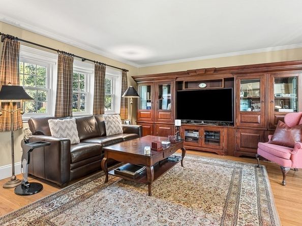 2 Everett Ave, Winchester MA 01890