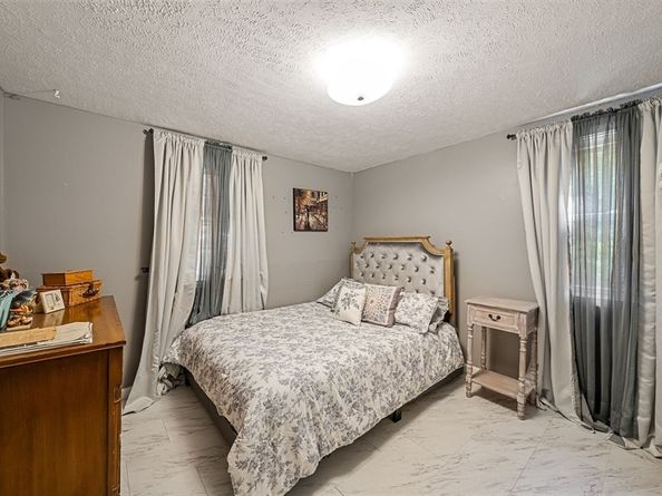 5 Chase Dr, Sharon MA 02067