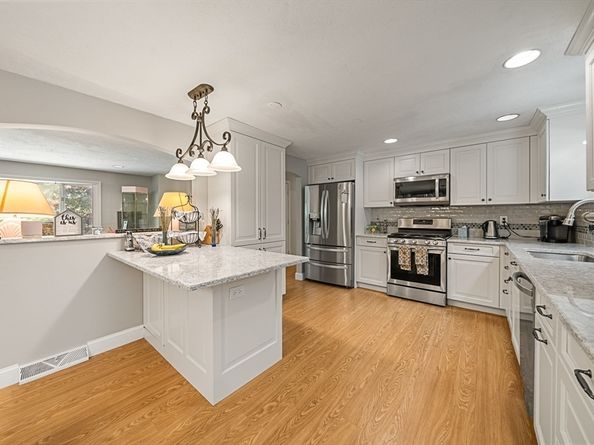 5 Chase Dr, Sharon MA 02067