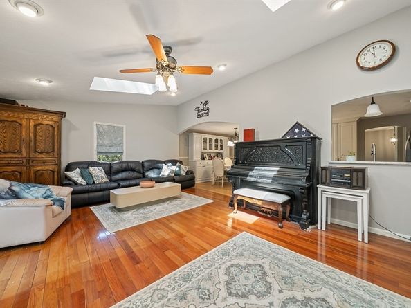 5 Chase Dr, Sharon MA 02067