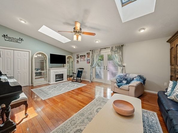 5 Chase Dr, Sharon MA 02067