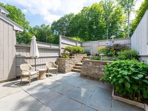 112 Mill Pond 112, North Andover MA 01845