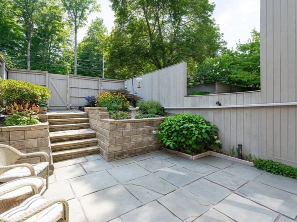 112 Mill Pond 112, North Andover MA 01845