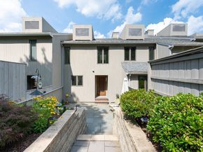112 Mill Pond 112, North Andover MA 01845