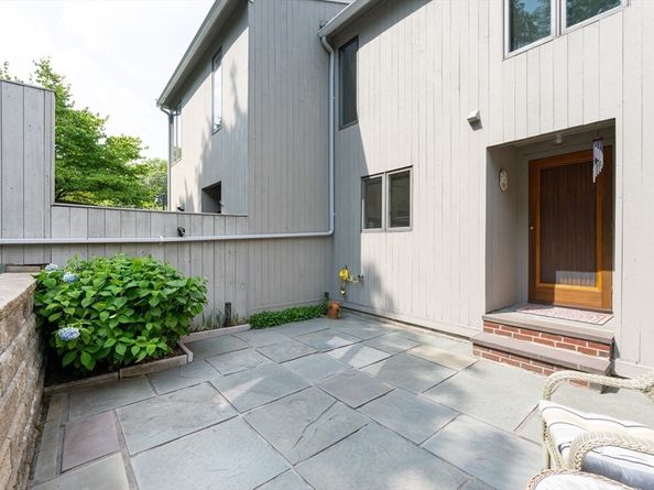112 Mill Pond 112, North Andover MA 01845