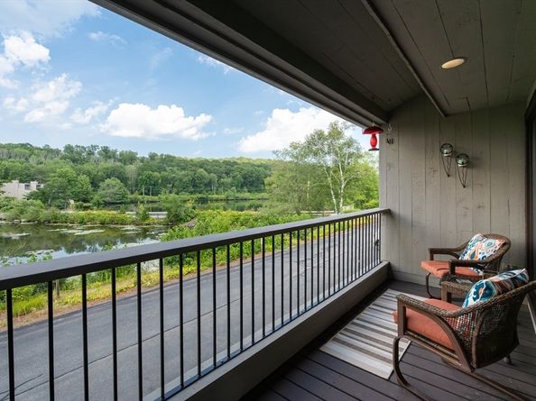 112 Mill Pond 112, North Andover MA 01845