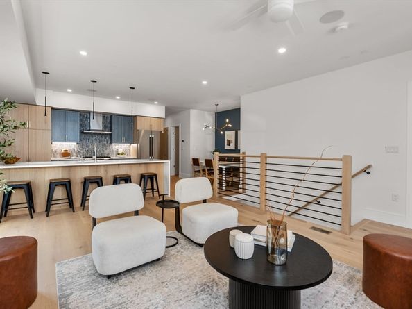 527 East 7th Street 1, Boston MA 02127