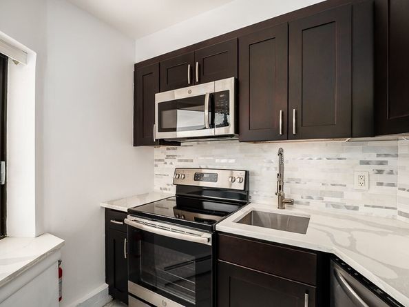 300 Lynn Shore Dr 612, Lynn MA 01902